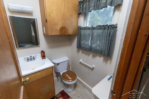 Bath - 9851 Lydell, Farwell, MI 48622 photo 1 of 4