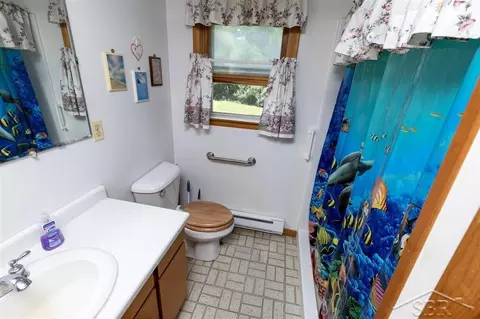 Bath - 9851 Lydell, Farwell, MI 48622 photo 3 of 4