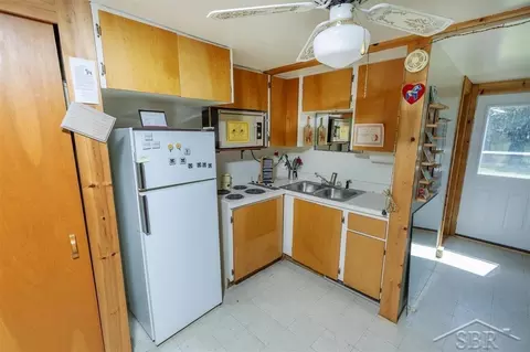 Kitchen - 9851 Lydell, Farwell, MI 48622 photo 3 of 3