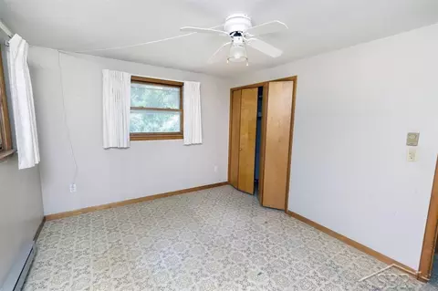 Bedroom - 9851 Lydell, Farwell, MI 48622 photo 2 of 3