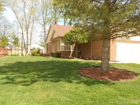 41314 E Fortuna, Clinton Township, MI 48038