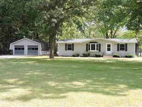 3590 N Carter, Pinconning, MI 48650