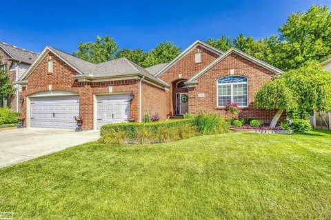 21705 Pine Cone, Macomb, MI 48042