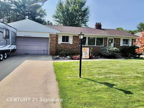 1247 Wilson, Saginaw, MI 48638