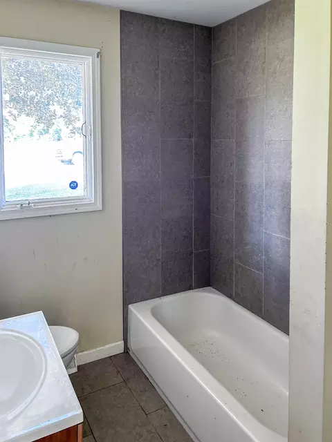 Bath - 3185 Hatherly, Flint, MI 48504 photo 2 of 2