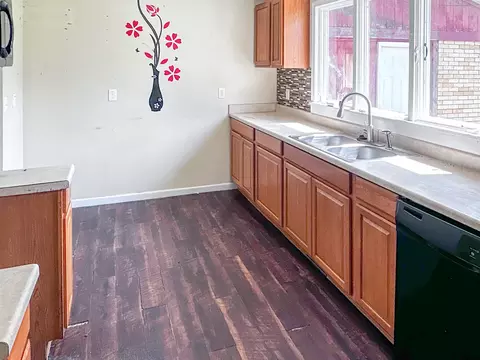 Kitchen - 3185 Hatherly, Flint, MI 48504 photo 1 of 2