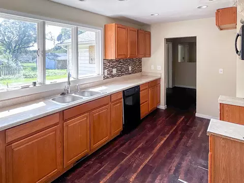 Kitchen - 3185 Hatherly, Flint, MI 48504 photo 2 of 2