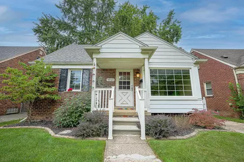 9940 Hubert Ave, Allen Park, MI 48101