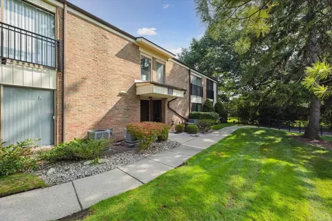 18302 University Park, Livonia, MI 48152