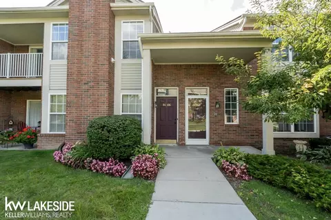 16508 Glenpointe, Clinton Township, MI 48038