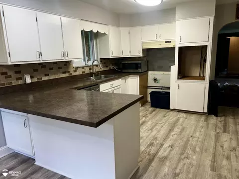 2336 E Maple, Grand Blanc, MI 48507 photo 5