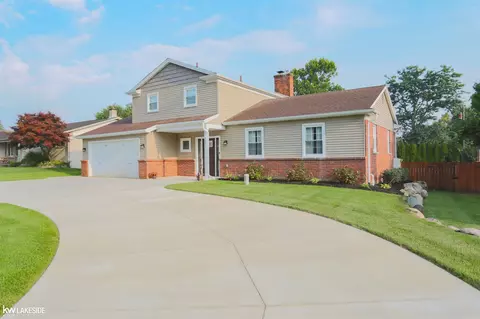 11443 S Crestline, Washington Township, MI 48095