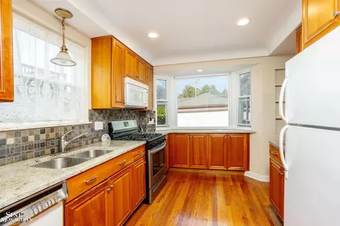596 Lakeland, Grosse Pointe, MI 48230 photo 13