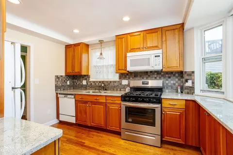 596 Lakeland, Grosse Pointe, MI 48230 photo 10