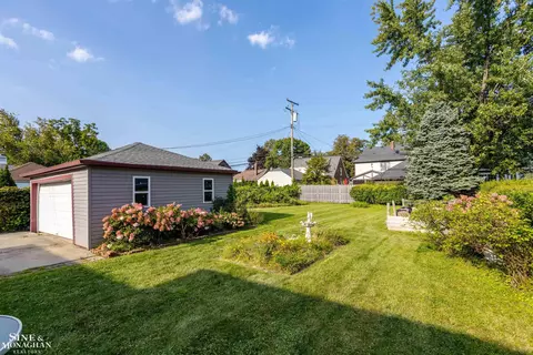 596 Lakeland, Grosse Pointe, MI 48230 photo 37
