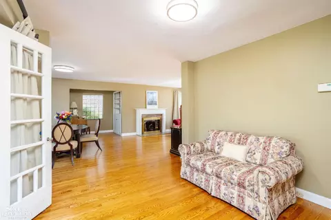 596 Lakeland, Grosse Pointe, MI 48230 photo 9
