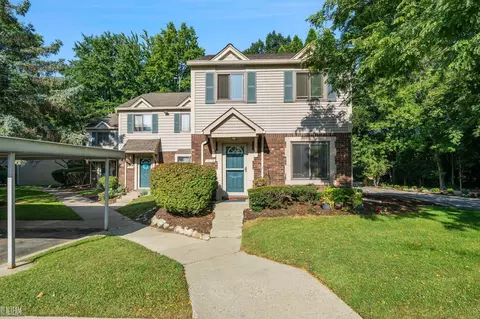 1570 Streamwood, Rochester Hills, MI 48309