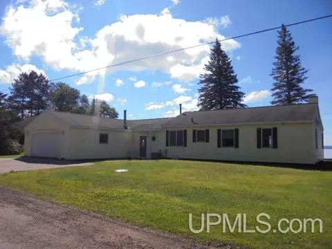 509 Sandy Bch, Bergland, MI 49910