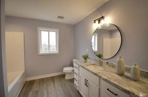 Bath - 4911 Skylark, Monroe, MI 48161 photo 3 of 4