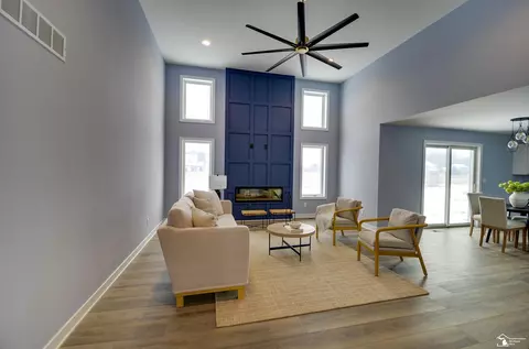 Living - 4911 Skylark, Monroe, MI 48161 photo 3 of 4