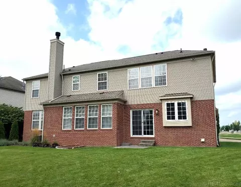 22018 Gailes, Macomb, MI 48044 photo 4