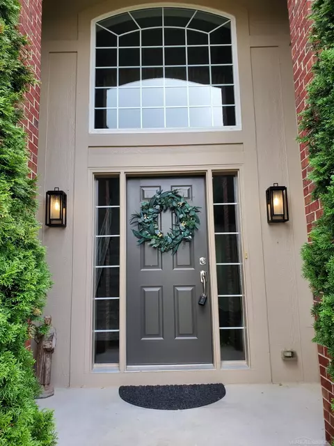 22018 Gailes, Macomb, MI 48044 photo 2