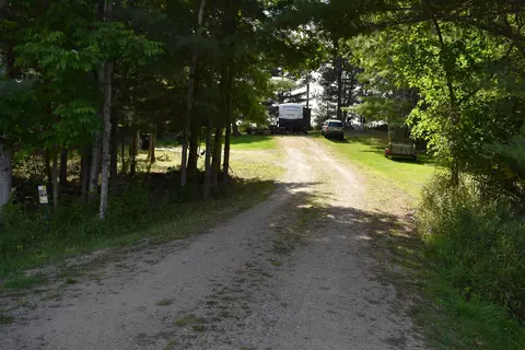 5357 Avebury, Gladwin, MI 48624 photo 3