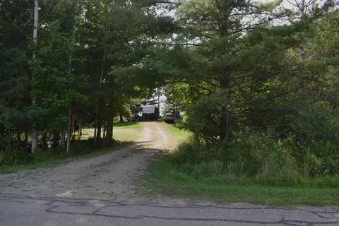 5357 Avebury, Gladwin, MI 48624 photo 2