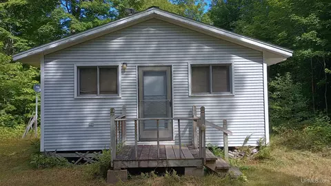1010 County Line Lk, Bruce Crossing, MI 49912