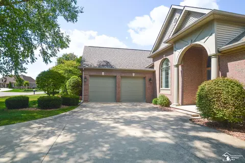 1009 Regents, Monroe, MI 48161 photo 2