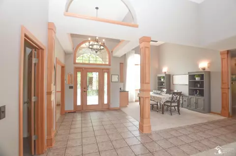 1009 Regents, Monroe, MI 48161 photo 10
