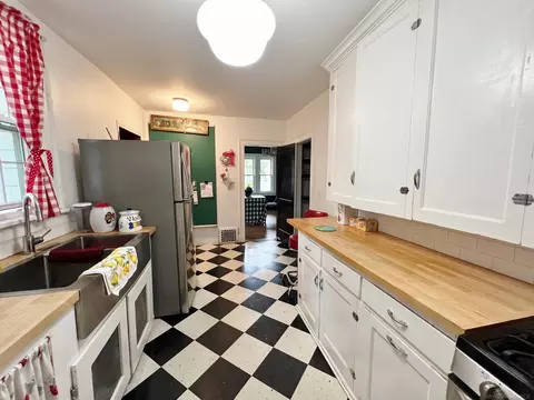 Kitchen - 40 Washington, Sandusky, MI 48471 photo 1 of 3