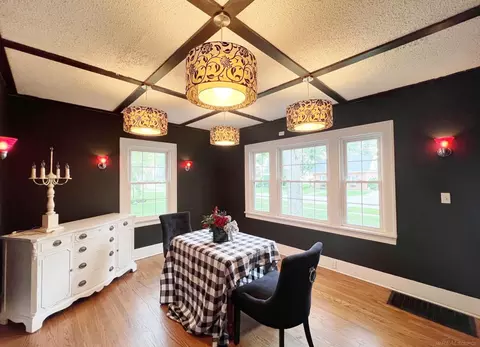 Dining - 40 Washington, Sandusky, MI 48471 photo 1 of 3