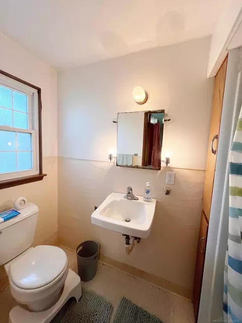 Bath - 40 Washington, Sandusky, MI 48471 photo 1 of 5