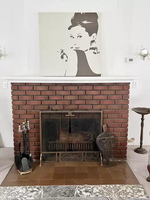 Living - 40 Washington, Sandusky, MI 48471 photo 3 of 4