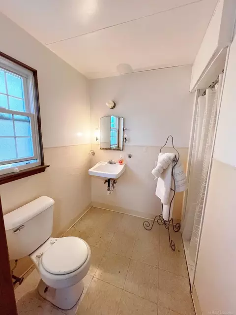 Bath - 40 Washington, Sandusky, MI 48471 photo 2 of 5