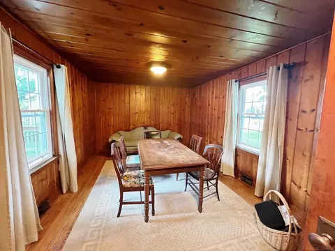 Dining - 40 Washington, Sandusky, MI 48471 photo 2 of 3