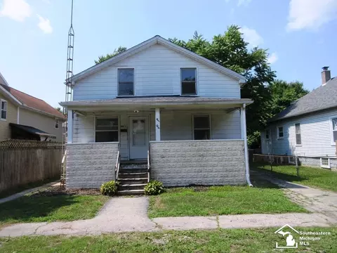 930 Smith, Monroe, MI 48161