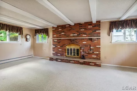 Living - 2726 Coach Lite, Tecumseh, MI 49286 photo 5 of 7