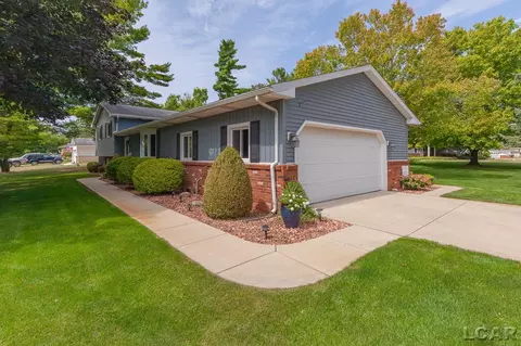 Exterior - 2726 Coach Lite, Tecumseh, MI 49286 photo 12 of 15