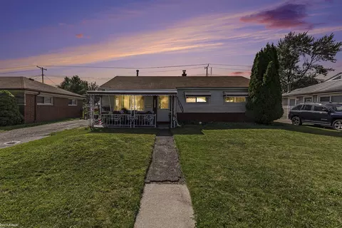 26701 Bryan, Roseville, MI 48066