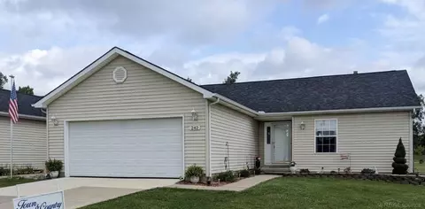242 Quail Dr, Capac, MI 48014