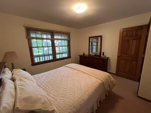 Bedroom - 2379 Islanders, Gladwin, MI 48624 photo 2 of 9