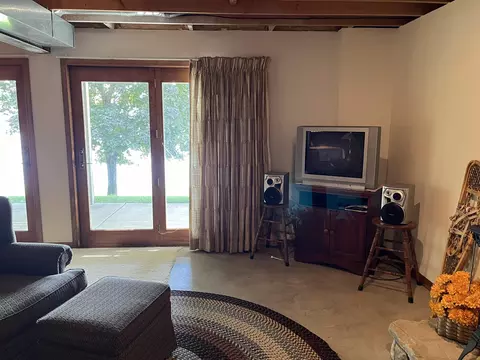 Living - 2379 Islanders, Gladwin, MI 48624 photo 6 of 7