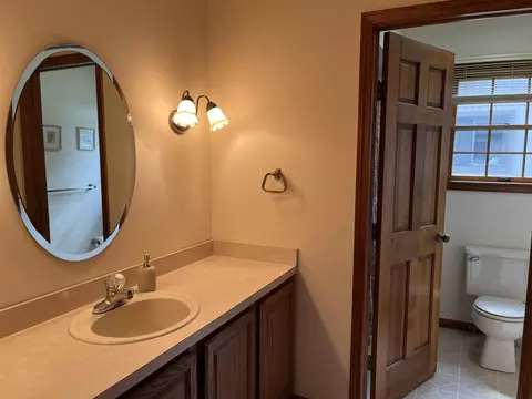 Bath - 2379 Islanders, Gladwin, MI 48624 photo 2 of 5