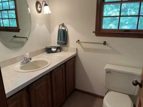 Bath - 2379 Islanders, Gladwin, MI 48624 photo 4 of 5