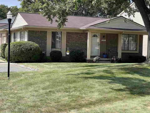 2937 Roundtree, Troy, MI 48083