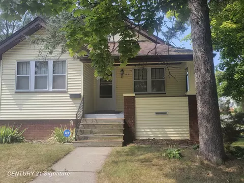 1531 N Clinton, Saginaw, MI 48602