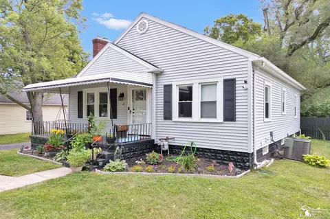 Exterior - 21 Stanford, Monroe, MI 48162 photo 2 of 11