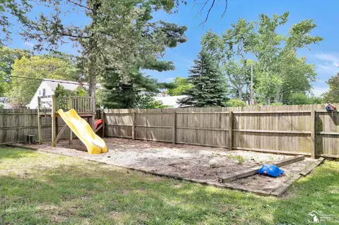 Exterior - 21 Stanford, Monroe, MI 48162 photo 10 of 11